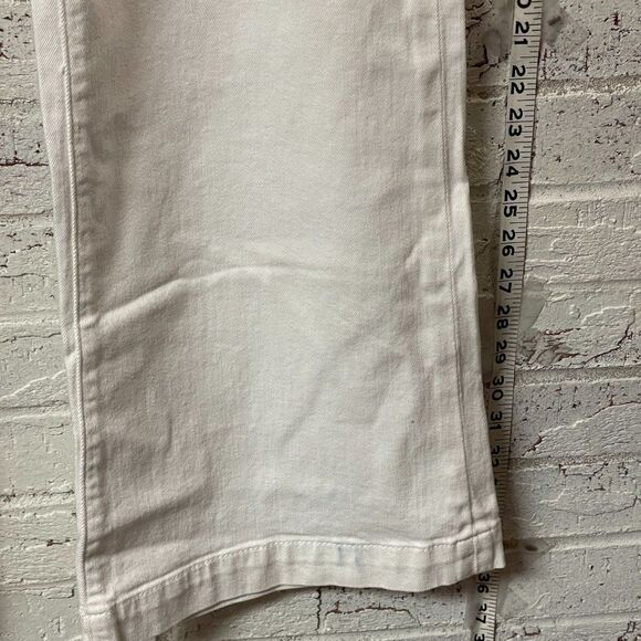 Eddie Bauer NWT Women's White Curvy Trouser Denim Jeans. Plus Size 18 - Picture 4 of 12
